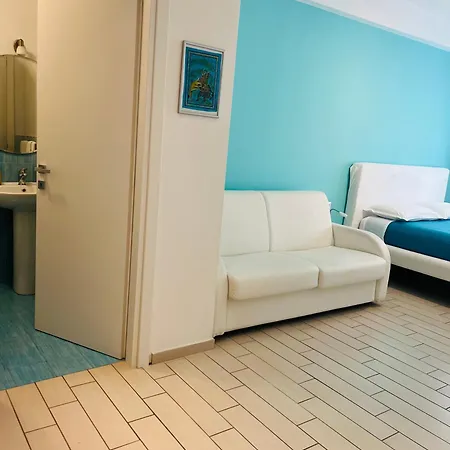 Alojamento de Acomodação e Pequeno-almoço Vomerooms 4*