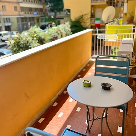 Vomerooms Naples